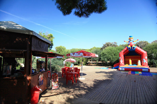 Sulla costa occidentale della Sardegna