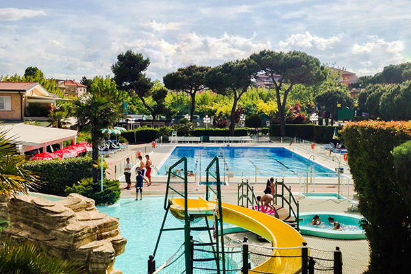 A 300 metri dal mare