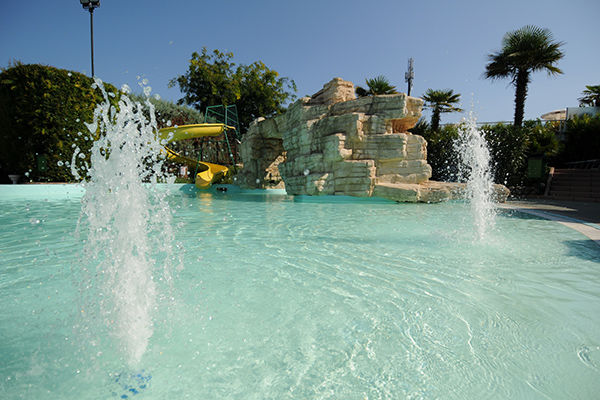 A 300 metri dal mare