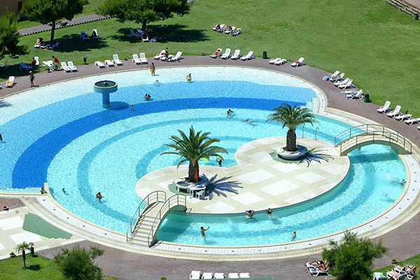 Parco piscine con giochi d'acqua