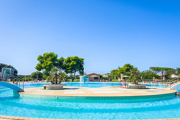 Parco piscine con giochi d'acqua