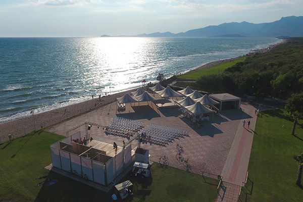 BAIA DOMIZIA CAMPING VILLAGE  - Baia Domizia (CE) 1.600 mq di spazi acquatici