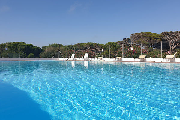 Sulla costa centro-occidentale della Sardegna