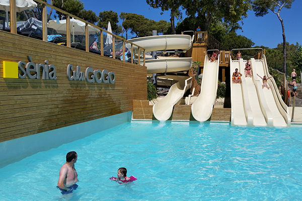 Camping con 10 piscine e 9 scivoli acquatici