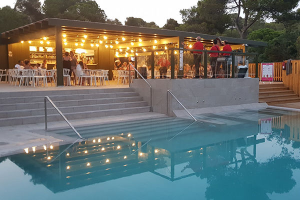 Camping con 10 piscine e 9 scivoli acquatici