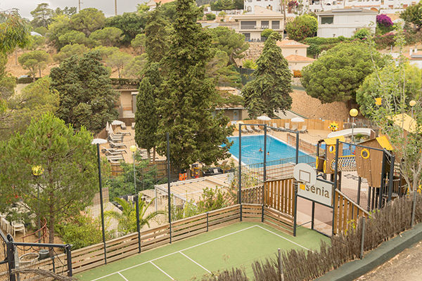 Lungo la vivace Costa Brava