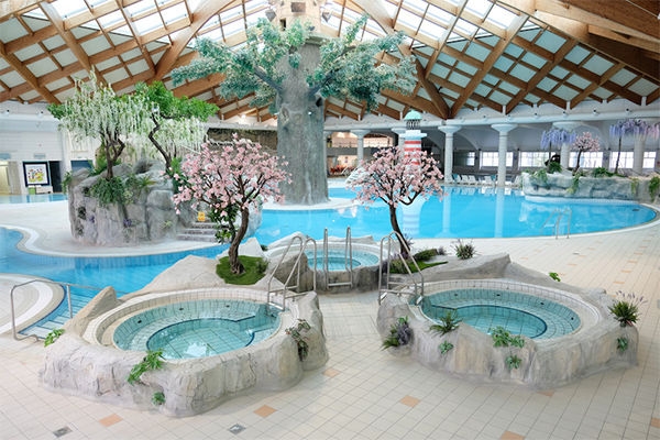 Piscine termali di 10.000 mq e attrazioni acquatiche