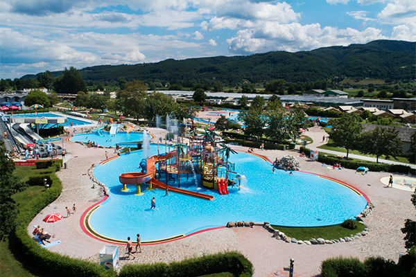 Piscine termali di 10.000 mq e attrazioni acquatiche