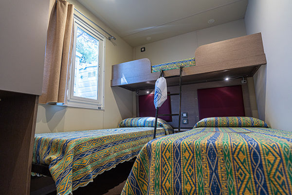 Fronte mare, in una pineta secolare