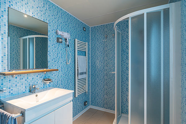 Fronte mare, in una pineta secolare