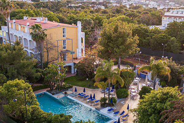 Oasi di benessere con spiaggia privata