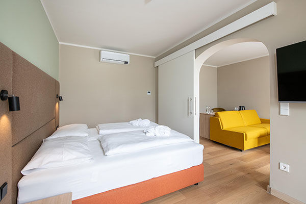 Benessere e confort fronte lago