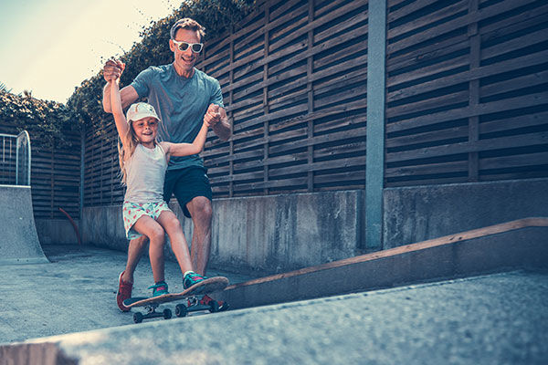 Incastonato nella pineta, a 200 metri dal mare