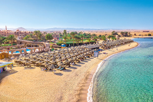 Un mare dai fondali variopinti