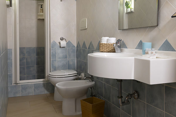 A 100 metri dalla spiaggia