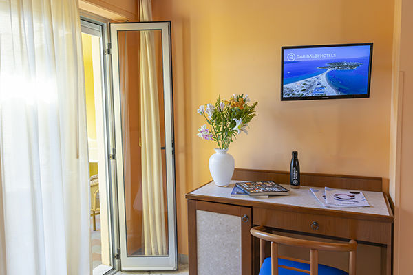 A 100 metri dalla spiaggia