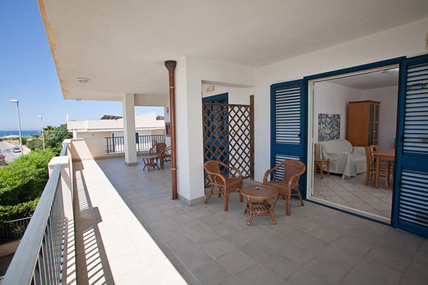 Sul Canale di Sicilia, a 500 metri dalla spiaggia