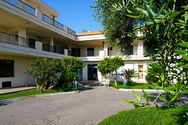 Sul Canale di Sicilia, a 500 metri dalla spiaggia