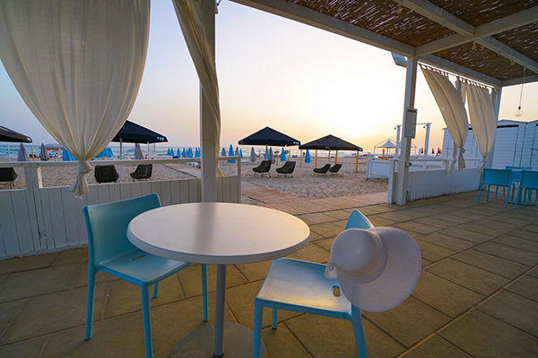 Sul Canale di Sicilia, a 500 metri dalla spiaggia