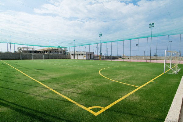 Sul Canale di Sicilia, a 500 metri dalla spiaggia