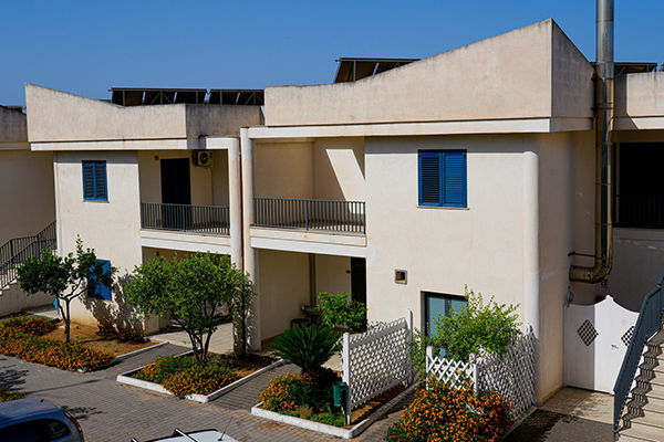 Sul Canale di Sicilia, a 500 metri dalla spiaggia