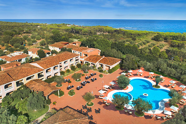 Immerso nel verde, sul Golfo di Orosei