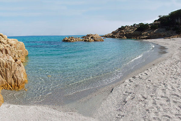 Immerso nel verde, sul Golfo di Orosei