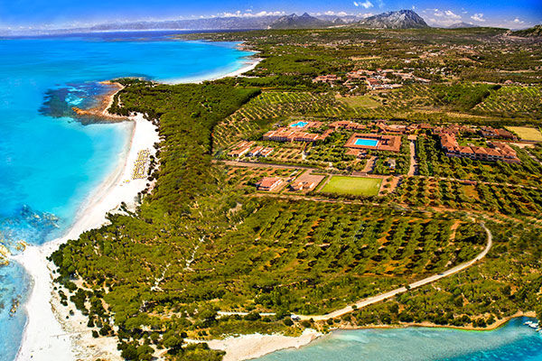 Immerso nel verde, sul Golfo di Orosei