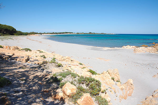 Immerso nel verde, sul Golfo di Orosei