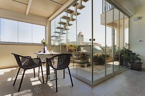 Posizione centrale, vicino al mare