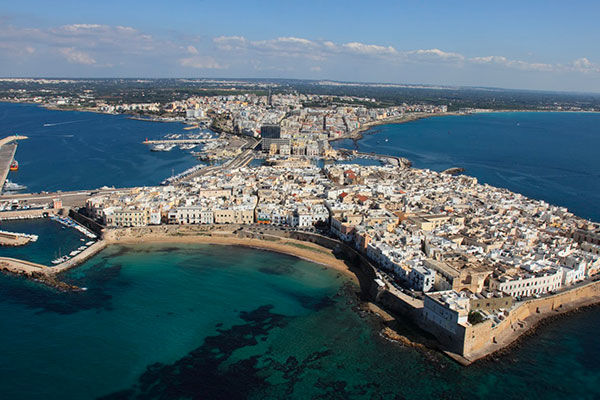 Posizione centrale, vicino al mare