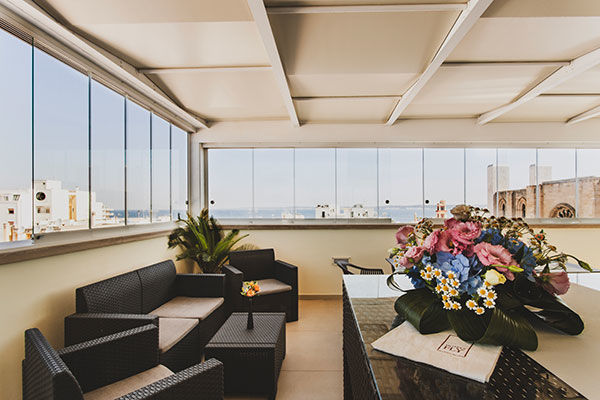 Posizione centrale, vicino al mare