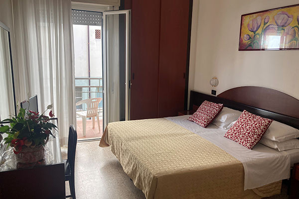 Family Hotel affacciato sul mare