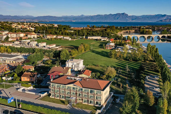 Ideale per visitare i pachi divertimenti del Garda