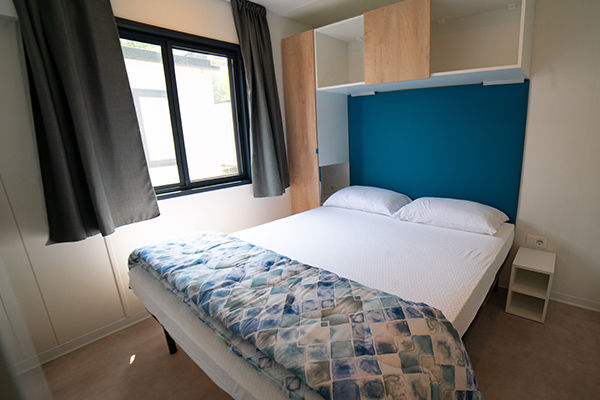 Affacciato sul Lago di Garda, a 1 km da Gardaland