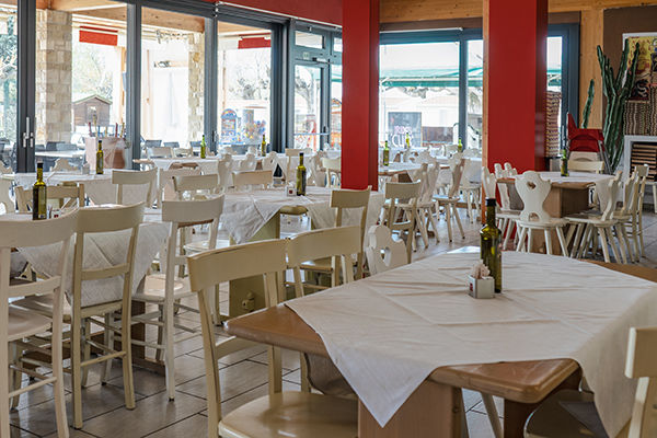 Affacciato sul Lago di Garda, a 1 km da Gardaland