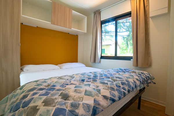 Affacciato sul Lago di Garda, a 1 km da Gardaland