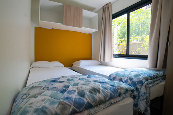 Affacciato sul Lago di Garda, a 1 km da Gardaland