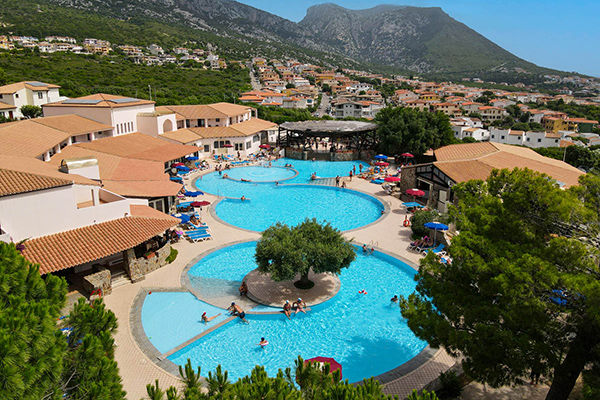 A 800 metri dalla spiaggia, navetta inclusa