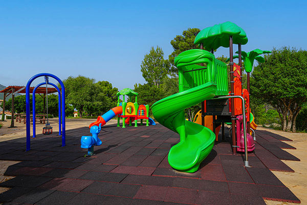 A 800 metri dalla spiaggia, navetta inclusa