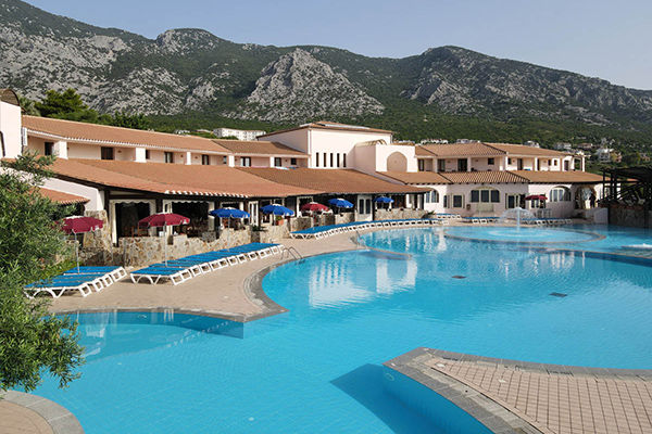 A 800 metri dalla spiaggia, navetta inclusa