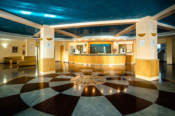 A 300 metri dalla spiaggia