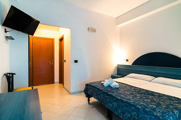 A 300 metri dalla spiaggia