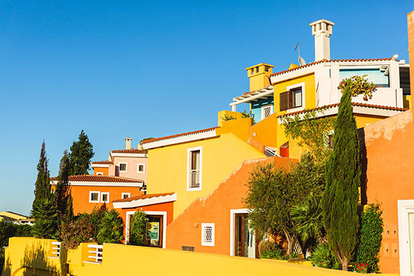 Sulla lunga spiaggia di sabbia finissima