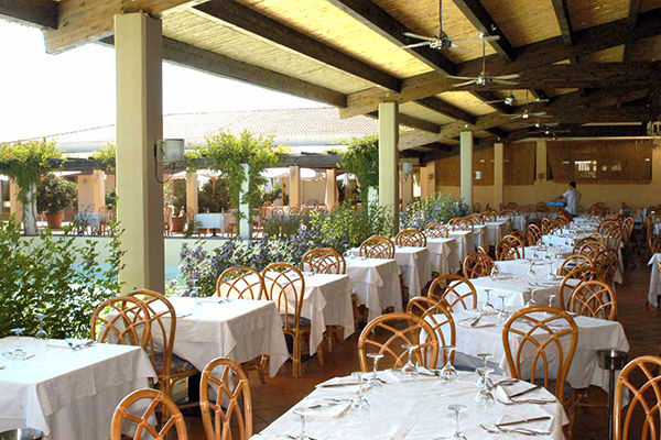 Sulla lunga spiaggia di sabbia finissima