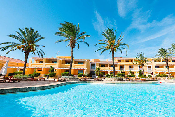 Sulla lunga spiaggia di sabbia finissima