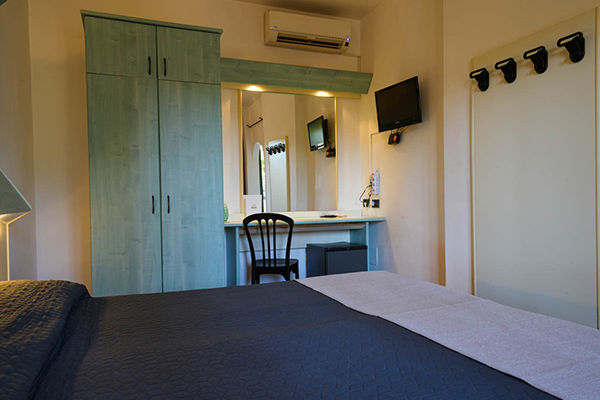 Costa Smeralda low budget