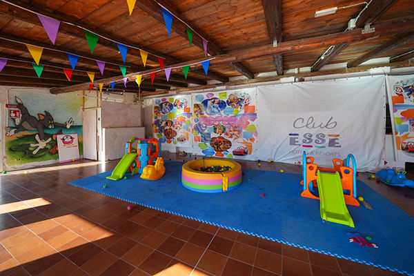 Costa Smeralda low budget