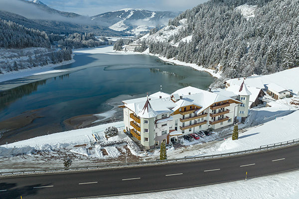 Sci e wellness a 100 metri dal Lago di Valdaora