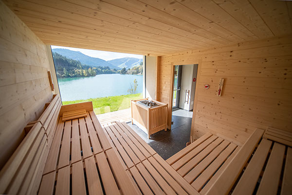 Sci e wellness a 100 metri dal Lago di Valdaora